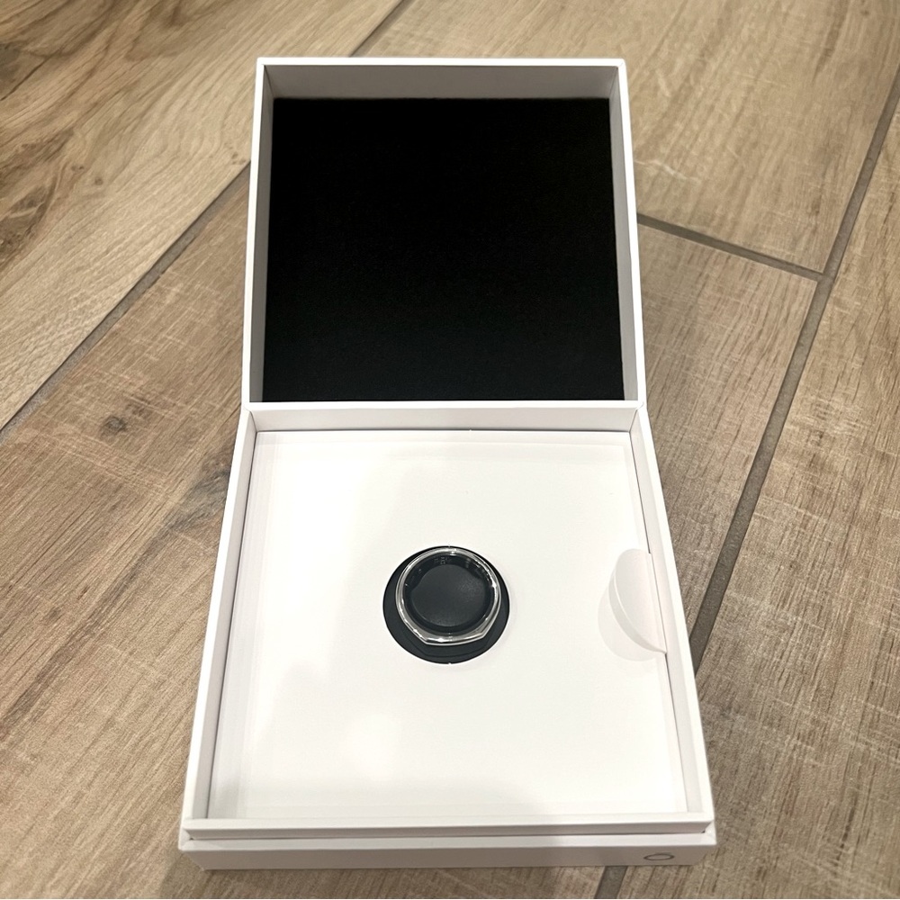 Oura Ring Gen 3 In Silver • Gently used in Original Box • Size 9